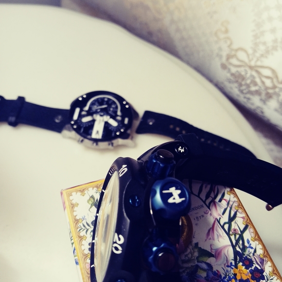 Watch - Picture 11 of 16